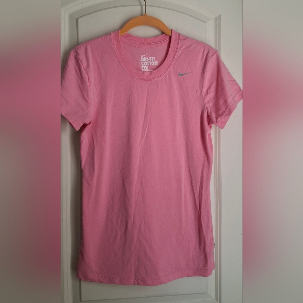 Nike short sleeve womens sz S dri-fit cotton tee barbiecore sportwear gym run
